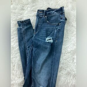 Woman’s skinny jeans